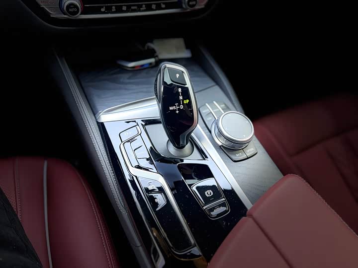 Фото 8 - BMW 5 Series Hybrid