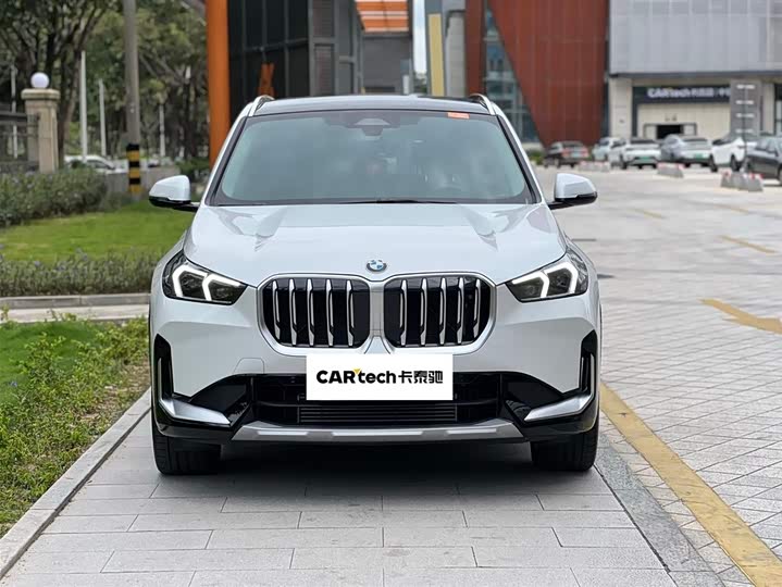 Фото 2 - BMW X1
