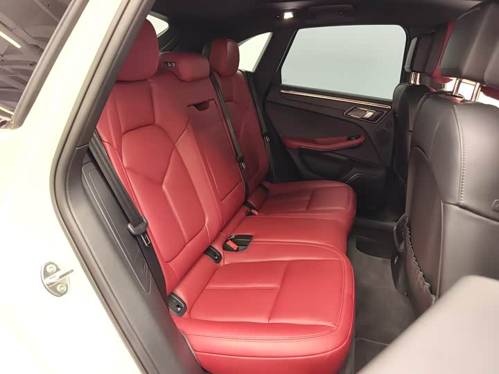 Фото 12 - Porsche Macan