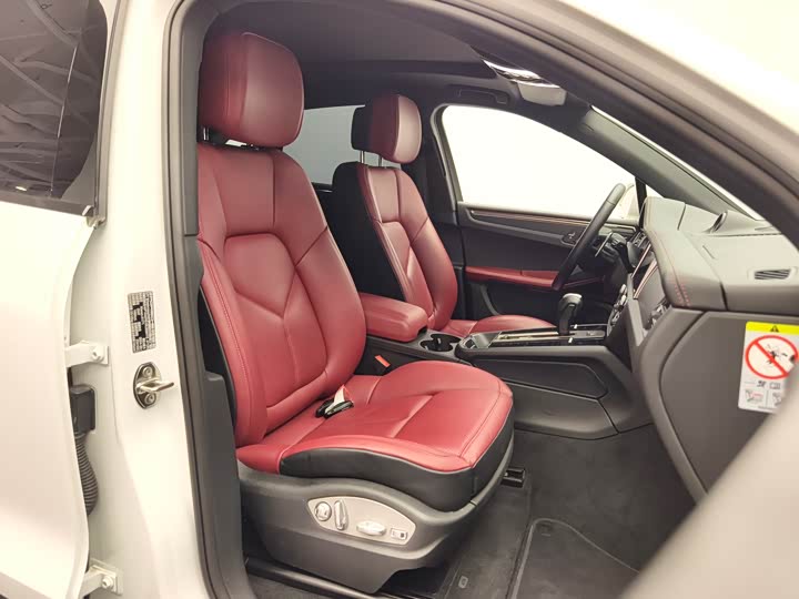 Фото 13 - Porsche Macan