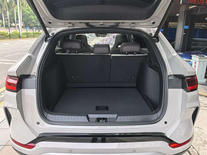 Фото 13 - BYD Song Plus Hybrid/EV