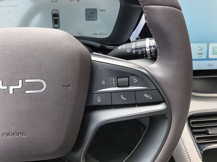 Фото 21 - BYD Song Plus Hybrid/EV