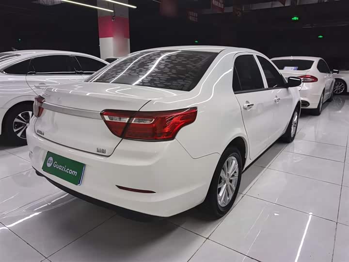 Фото 7 - Geely Vision