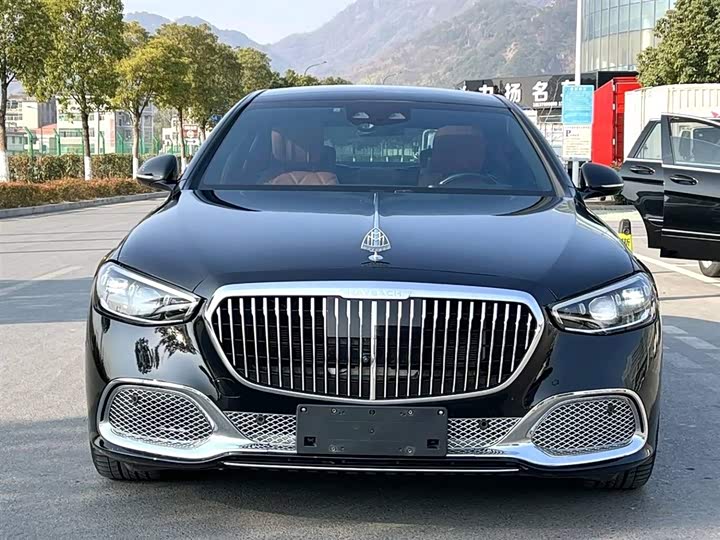 Фото 2 - Mercedes-Benz Maybach S-Class