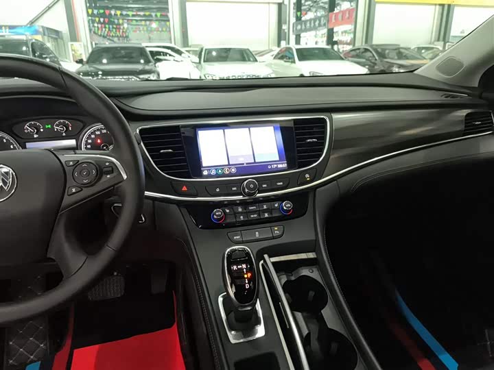 Фото 13 - Buick LaCrosse