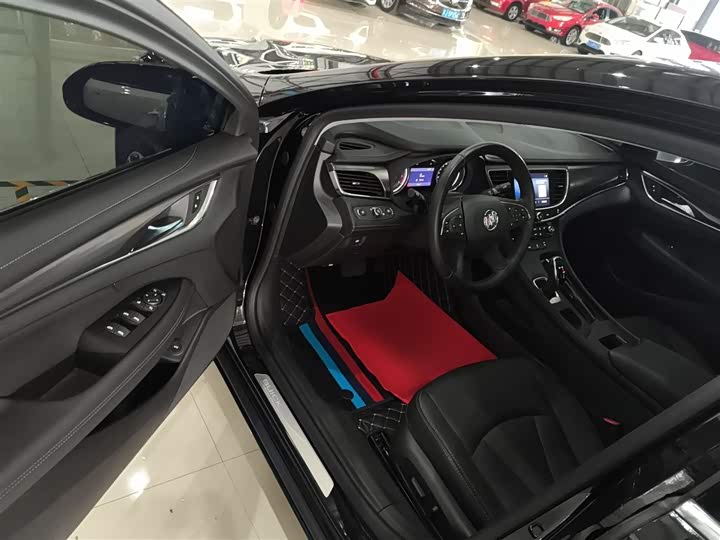 Фото 16 - Buick LaCrosse