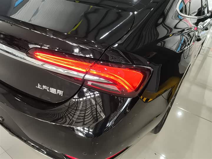 Фото 8 - Buick LaCrosse