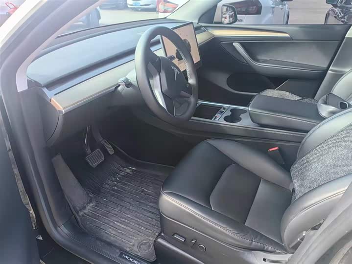 Фото 2 - Tesla Model Y