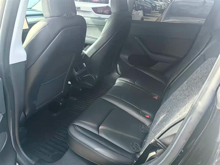 Фото 3 - Tesla Model Y