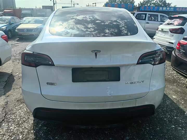 Фото 4 - Tesla Model Y