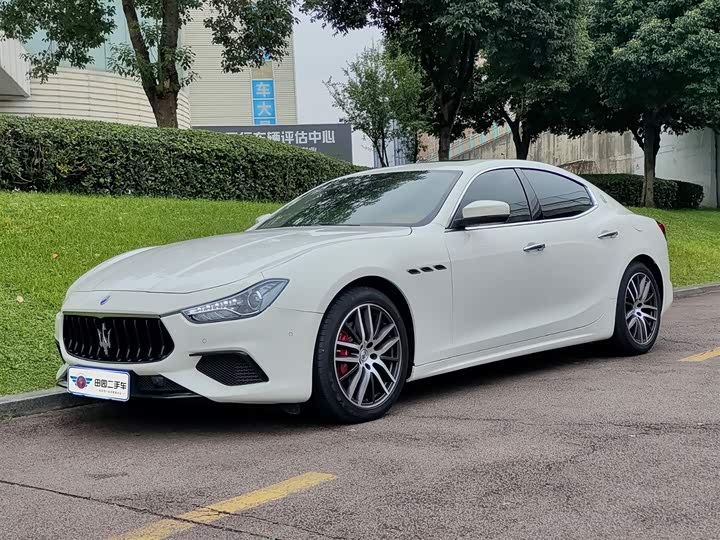 Фото 1 - Maserati Ghibli