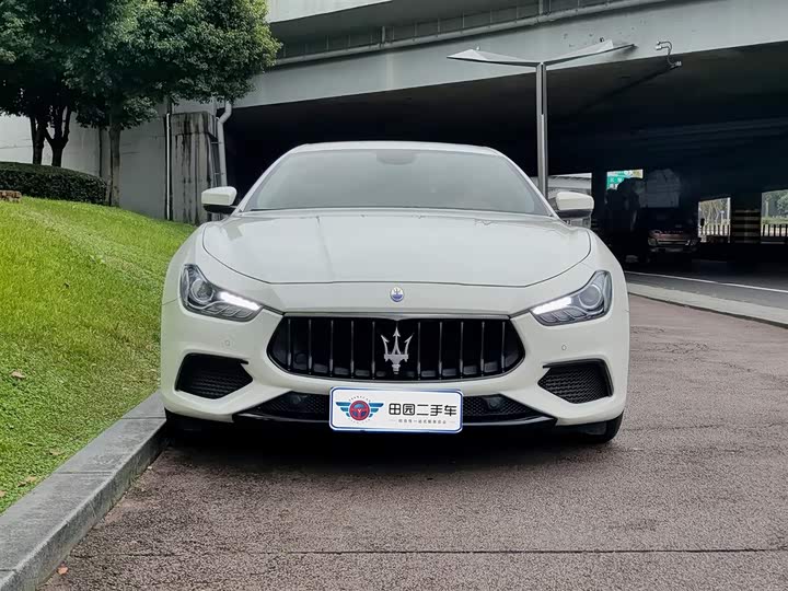 Фото 2 - Maserati Ghibli