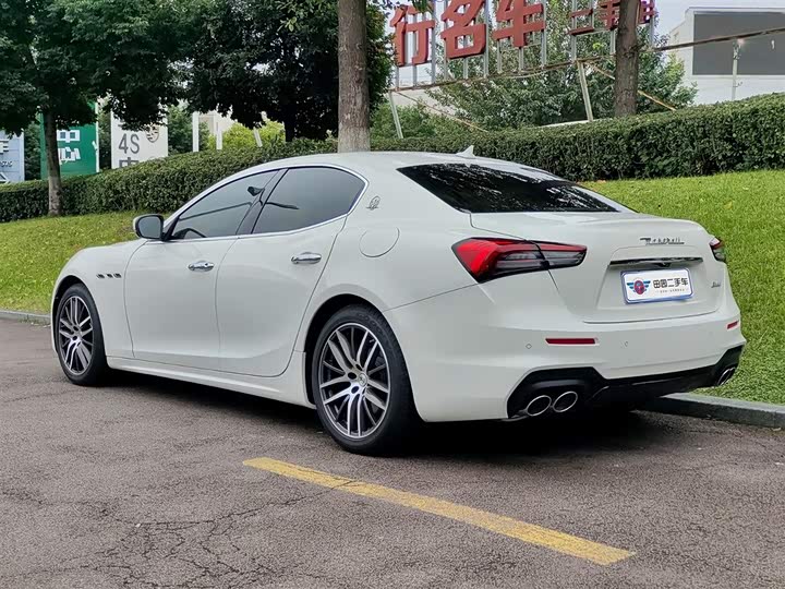 Фото 4 - Maserati Ghibli