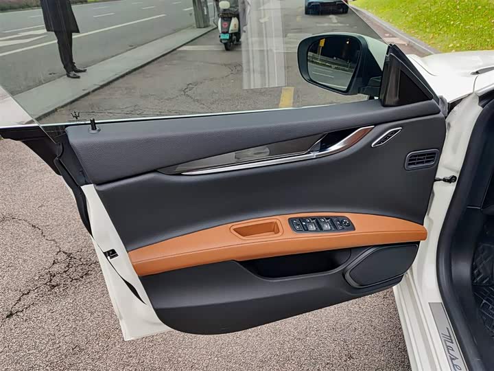 Фото 6 - Maserati Ghibli