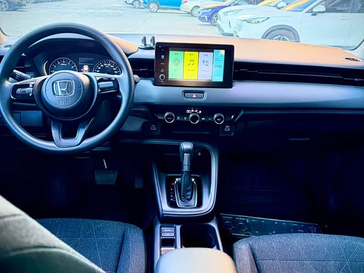 Фото 16 - Honda Vezel