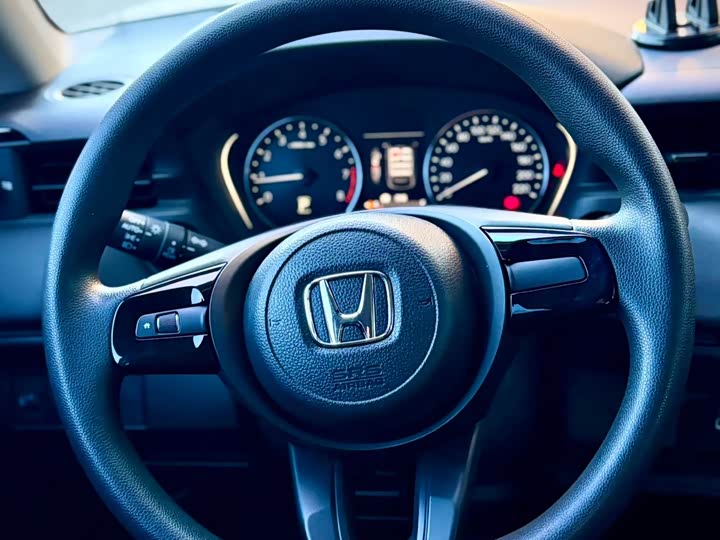 Фото 20 - Honda Vezel