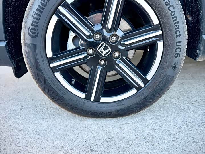 Фото 9 - Honda Vezel