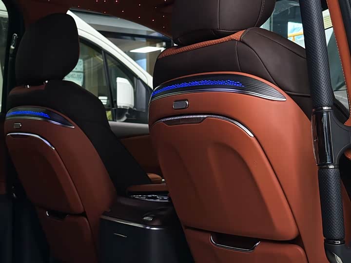 Фото 6 - Toyota Granvia