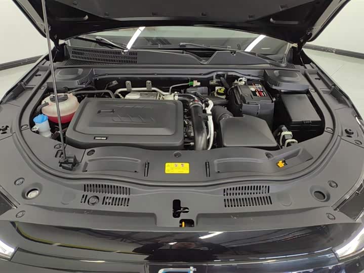 Фото 10 - Bestune B70