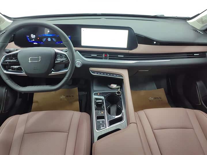 Фото 12 - Bestune B70