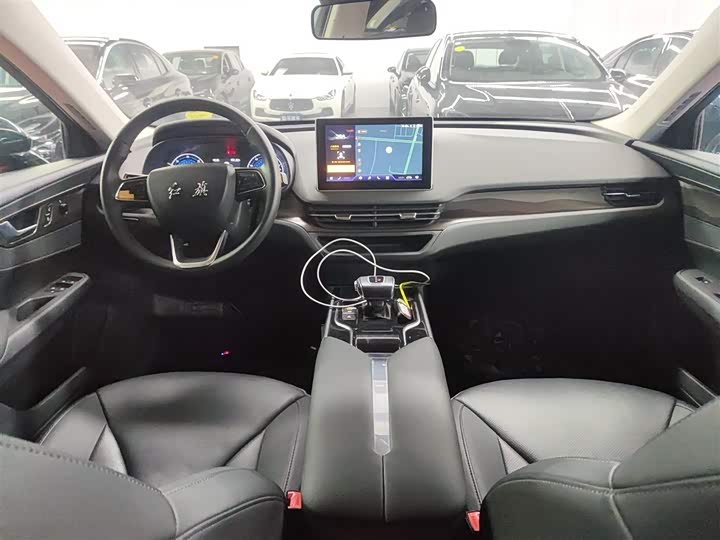 Фото 10 - Hongqi E-QM5