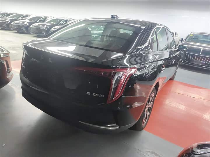 Фото 7 - Hongqi E-QM5