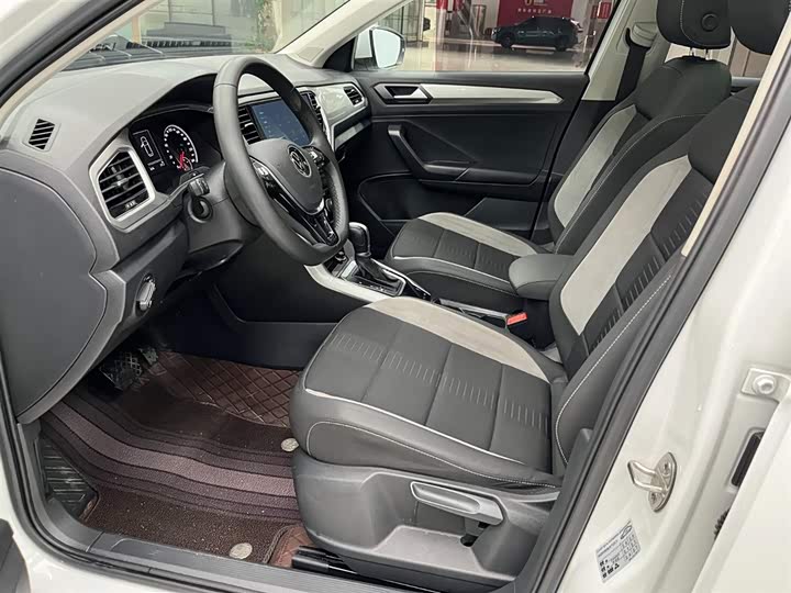 Фото 11 - Volkswagen T-Roc