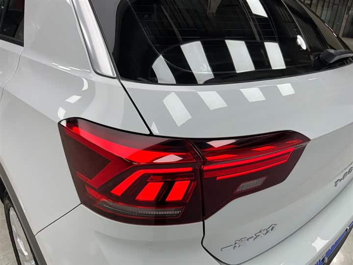 Фото 18 - Volkswagen T-Roc