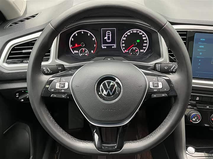 Фото 3 - Volkswagen T-Roc