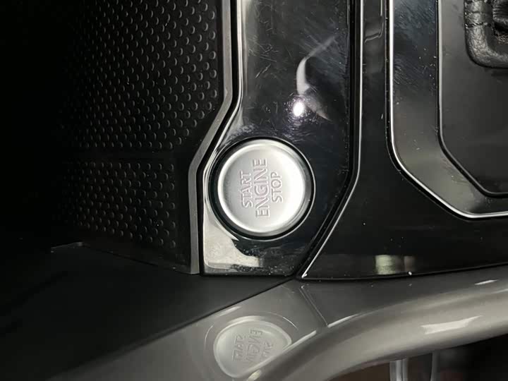 Фото 4 - Volkswagen T-Roc