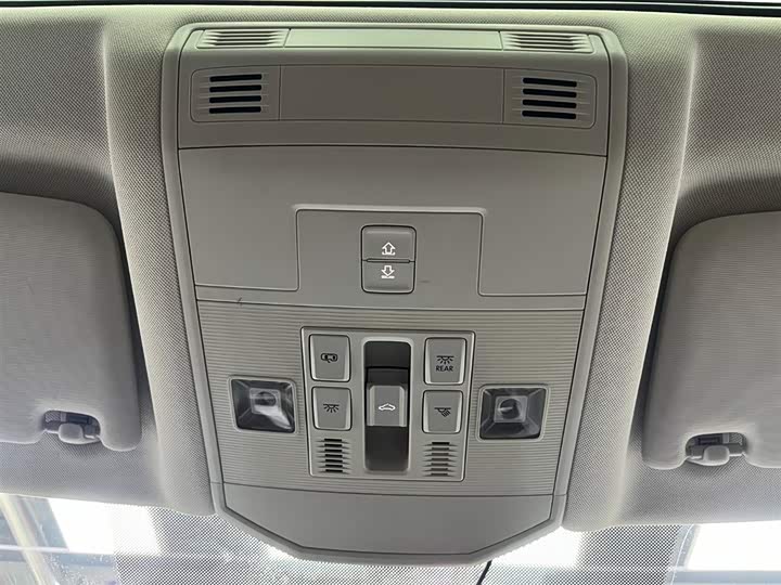 Фото 8 - Volkswagen T-Roc