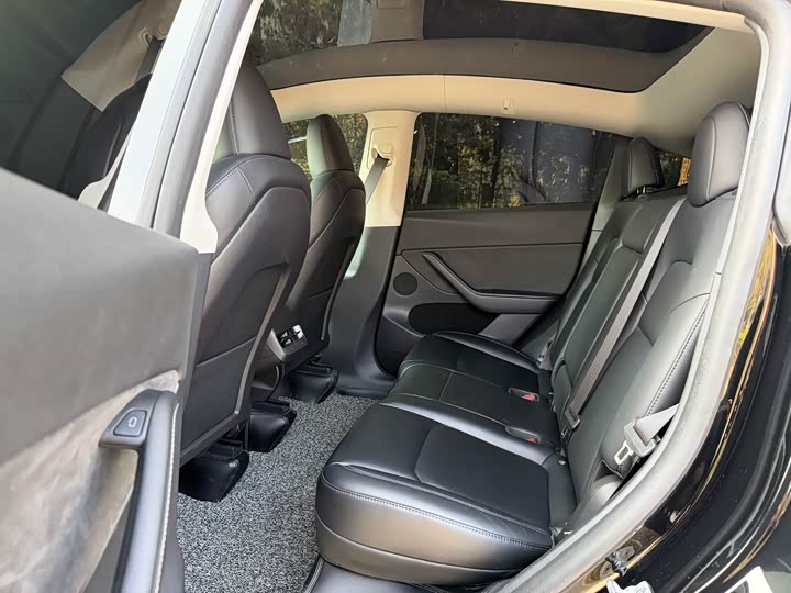 Фото 9 - Tesla Model Y