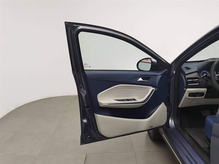 Фото 8 - Chery Tiggo 3x