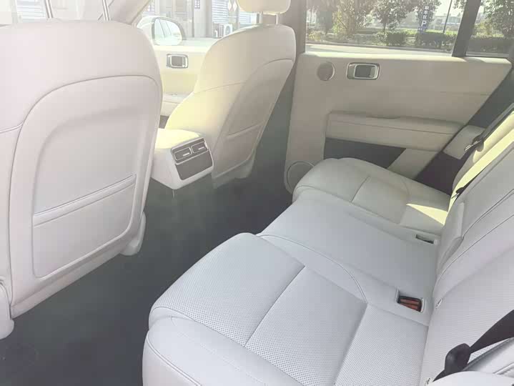 Фото 8 - LiXiang L6