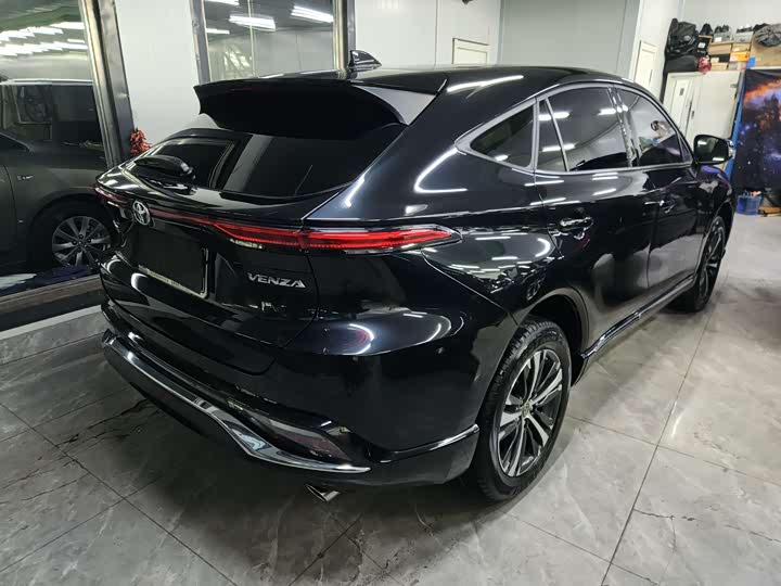 Фото 15 - Toyota Venza