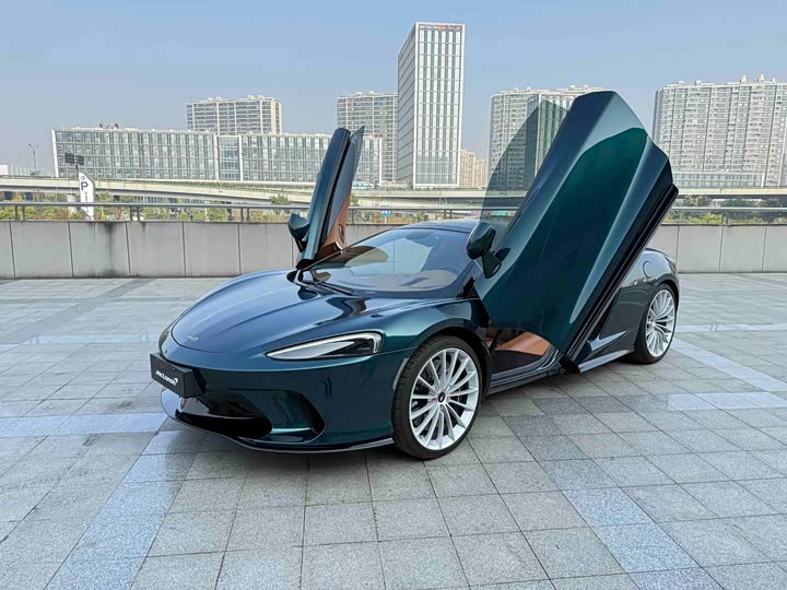 Фото 1 - McLaren GT