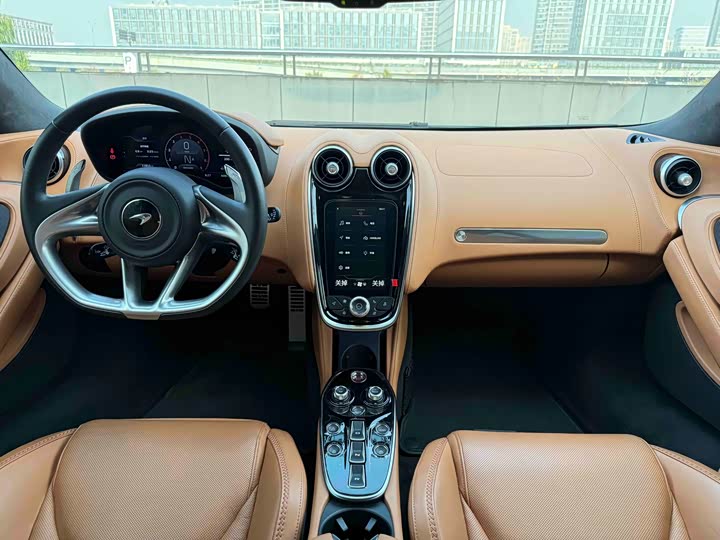 Фото 5 - McLaren GT