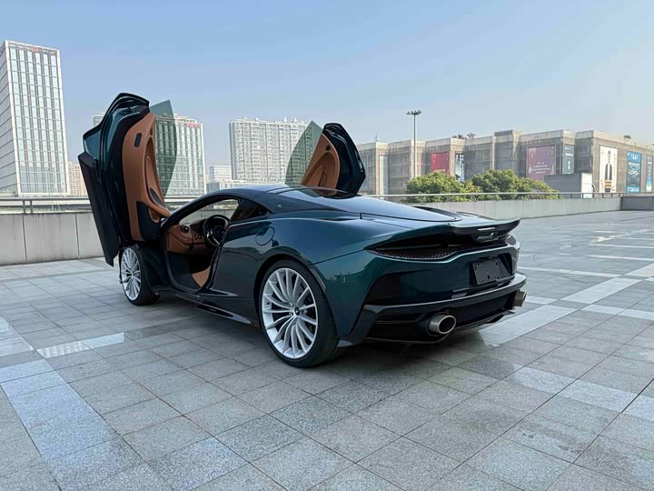 Фото 7 - McLaren GT