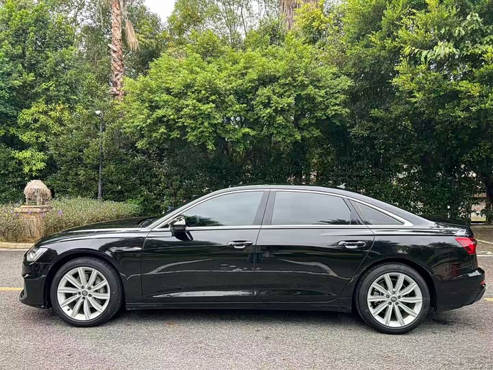 Фото 10 - Audi A6L