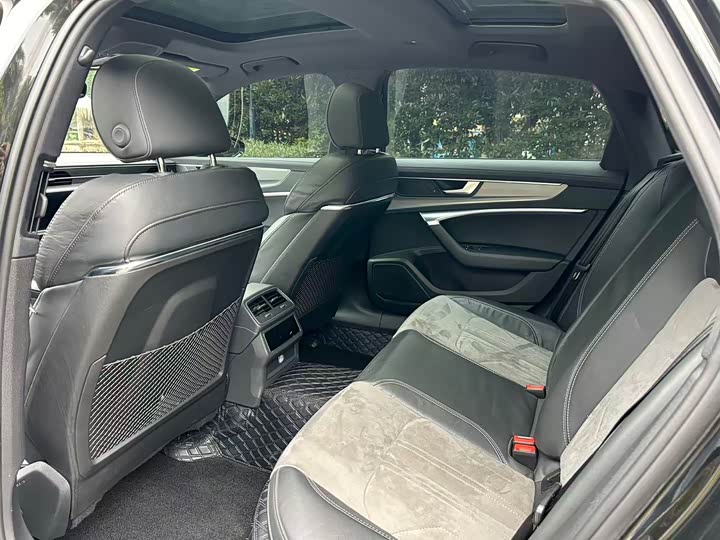 Фото 6 - Audi A6L