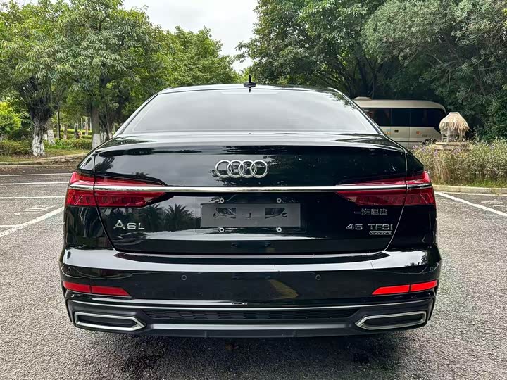 Фото 8 - Audi A6L