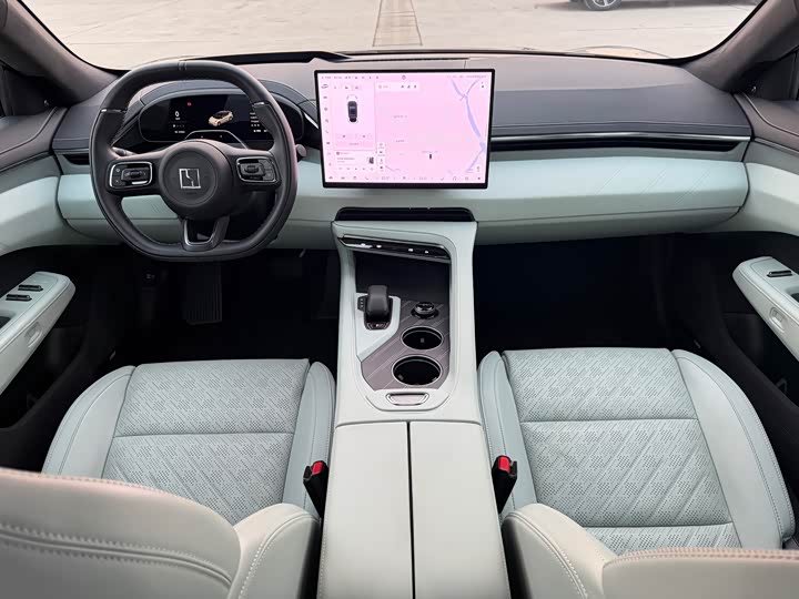 Фото 18 - Zeekr 001