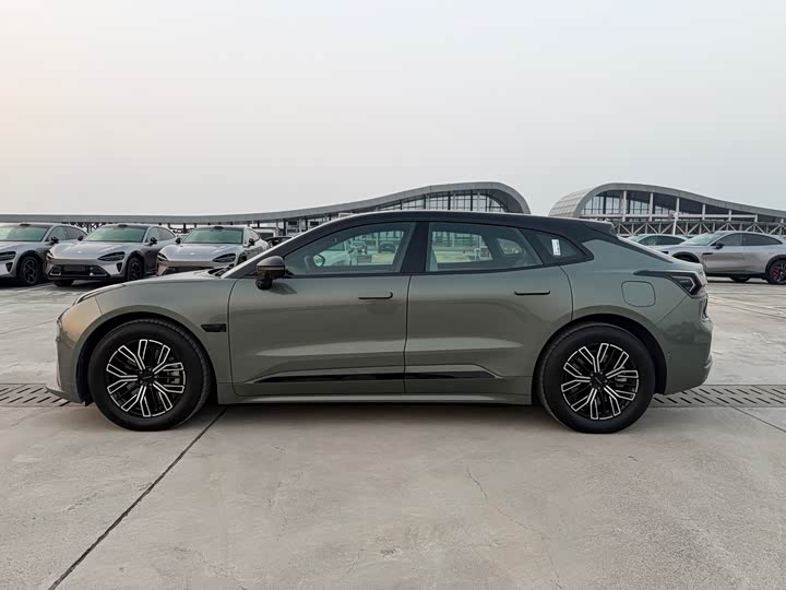 Фото 4 - Zeekr 001