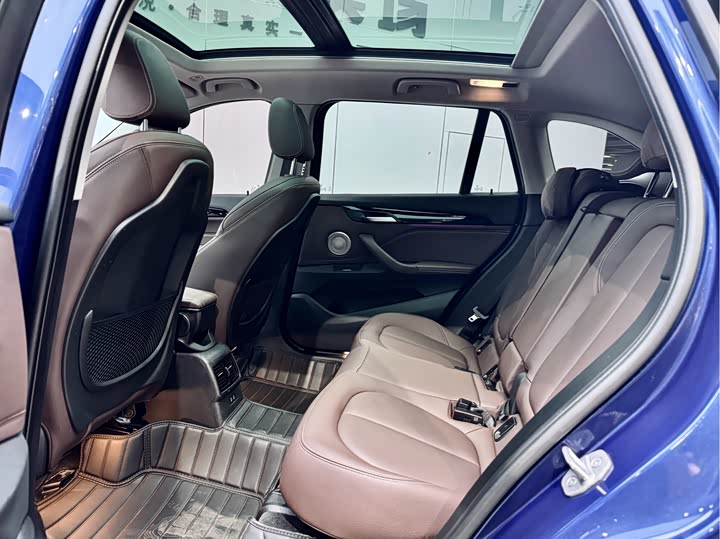 Фото 10 - BMW X1