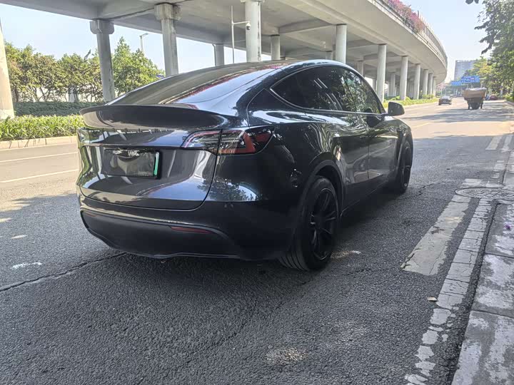 Фото 11 - Tesla Model Y