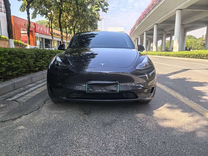 Фото 3 - Tesla Model Y
