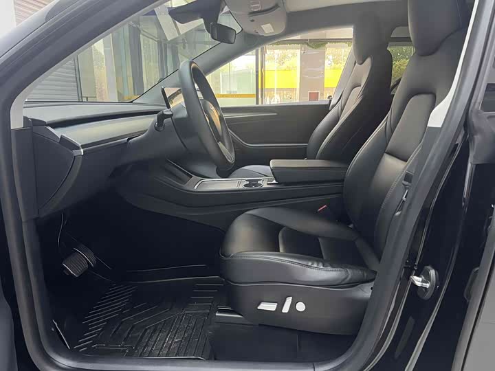 Фото 11 - Tesla Model Y