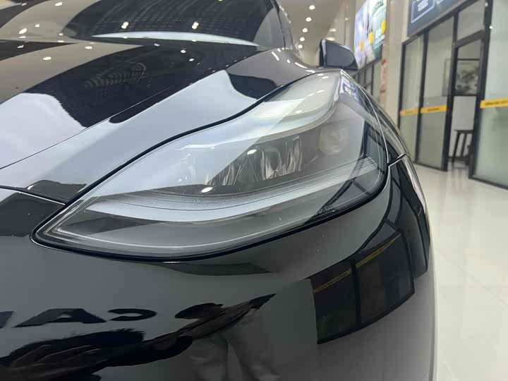 Фото 12 - Tesla Model Y