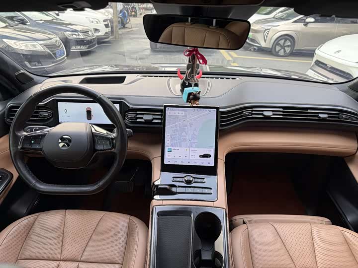 Фото 10 - Nio ES8