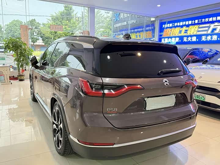 Фото 15 - Nio ES8